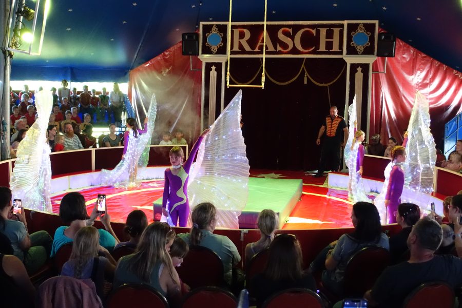 Zirkus Rasch zu Gast bei der Grundschule Borsumer Kaspel