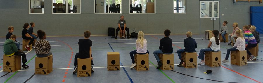 Cajon-Workshop mit Ralf Dietrich